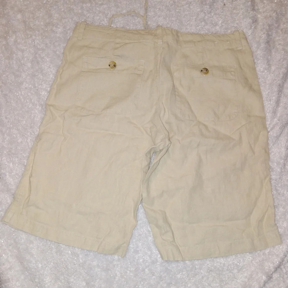 Banana Republic 100% Linen Cream Colored Bermuda shorts size 10 - Picture 3 of 5